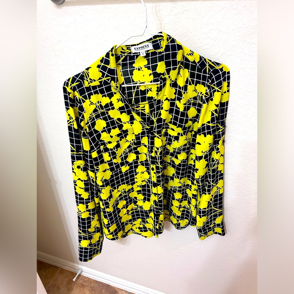 - Express Long Sleeve Dress Shirt in XS